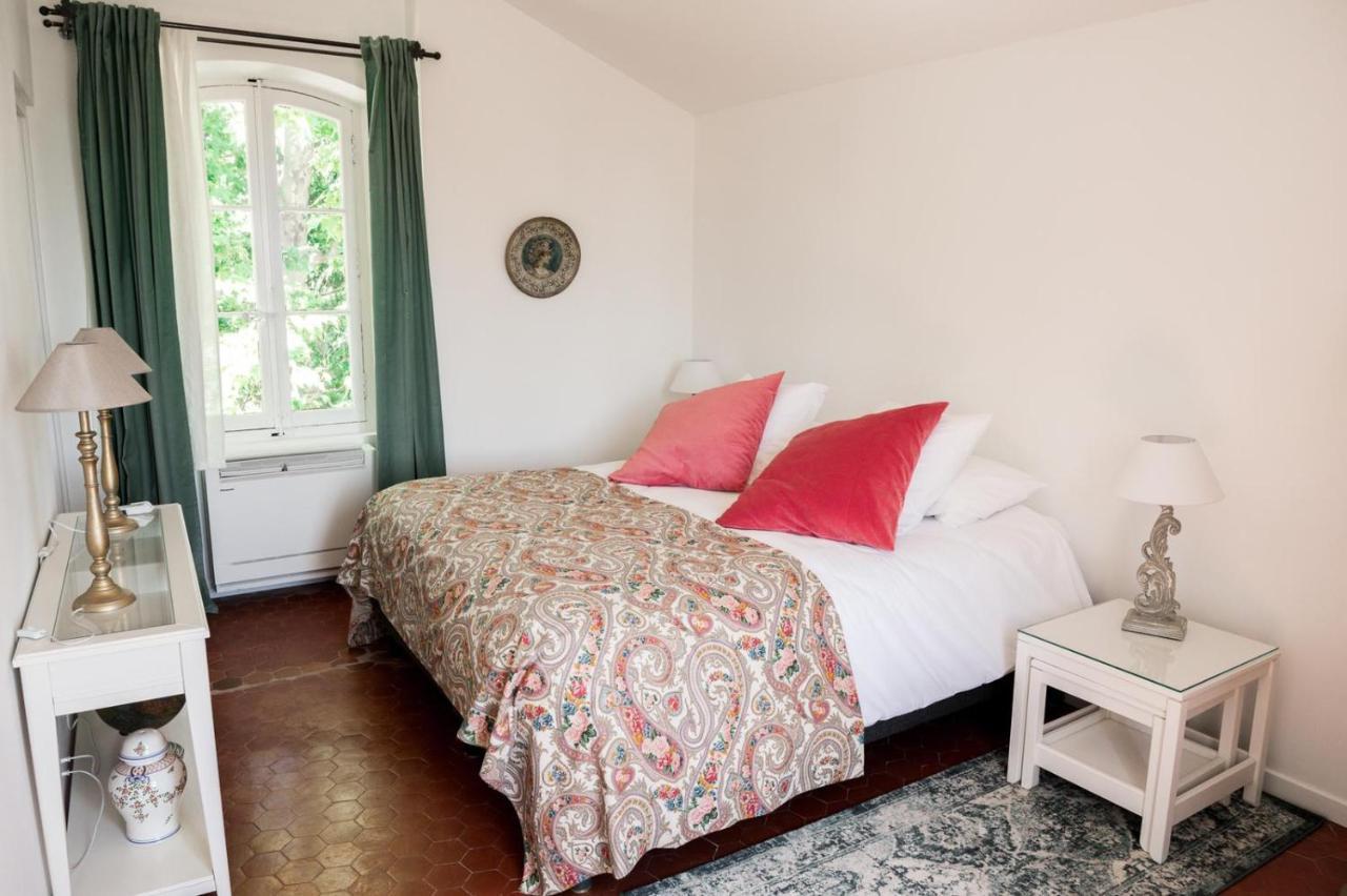 Le Pavillon D'Arnajon Hotel Le Puy Sainte Reparade Bagian luar foto